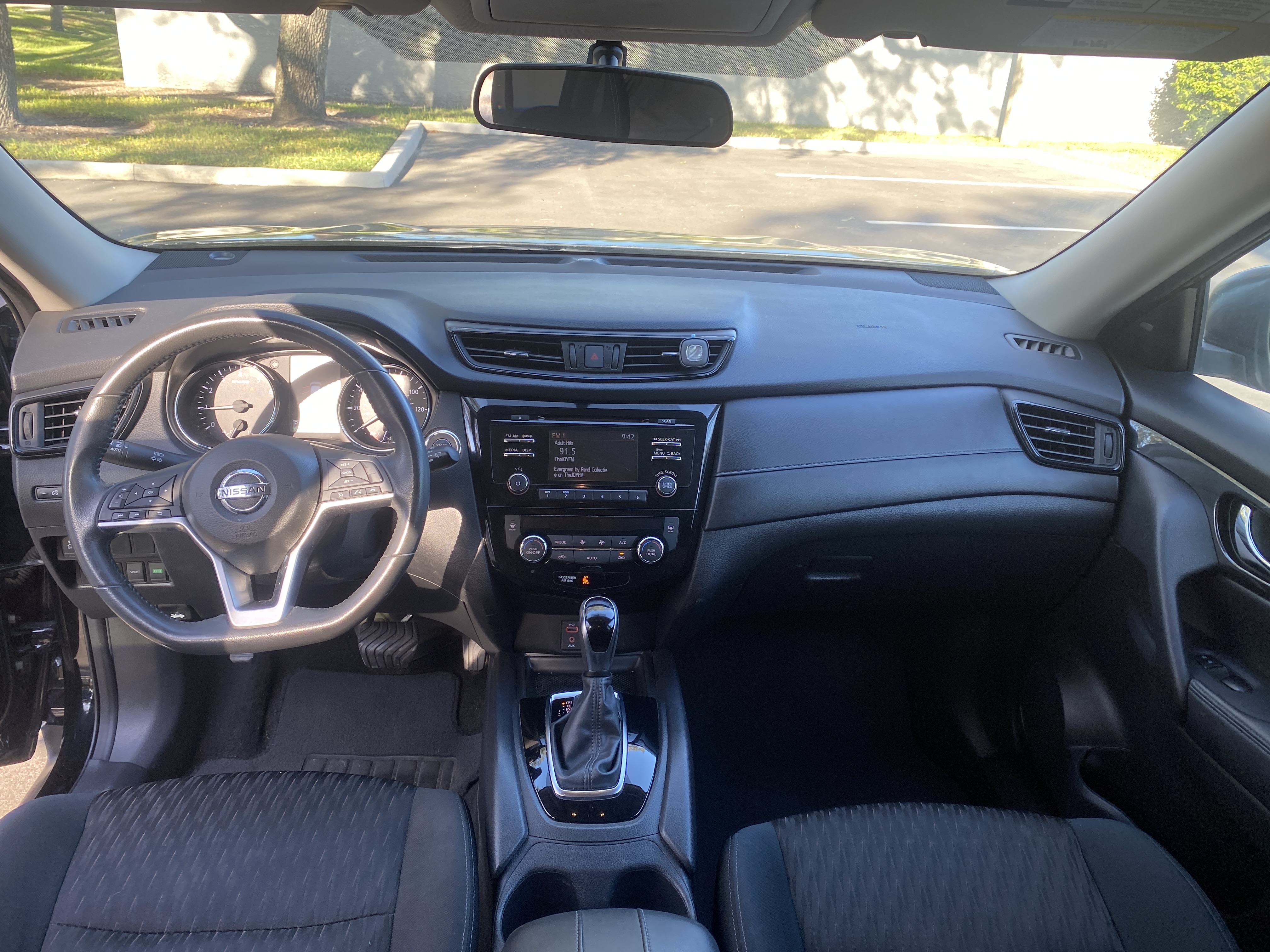 Used 2017 Nissan Rogue FWD image 17