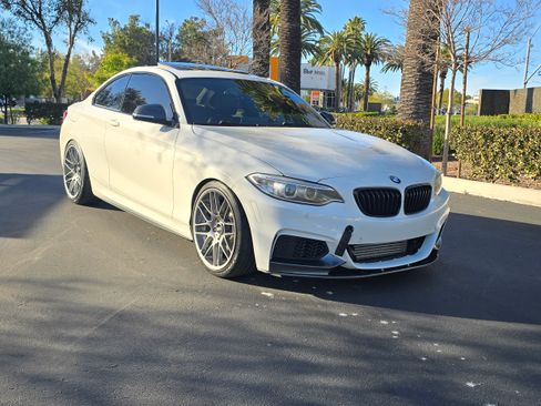 Used 2016 BMW M235i image 2