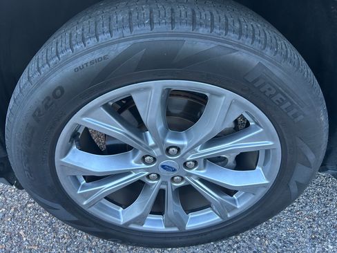 Used 2022 Ford Explorer 2WD XLT image 20