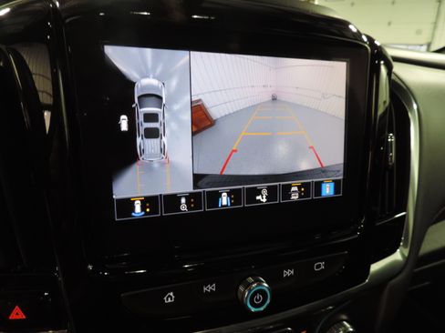 Used 2023 Chevrolet Traverse RS image 42