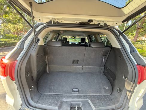 Used 2012 Chevrolet Traverse FWD LT w/ 2LT image 11