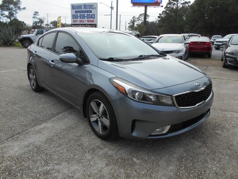 Used 2018 Kia Forte S image 2