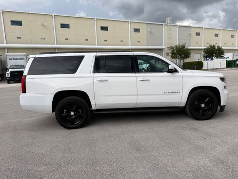 Used 2015 Chevrolet Suburban LS RWD image 38
