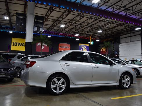 Used 2013 Toyota Camry SE image 8