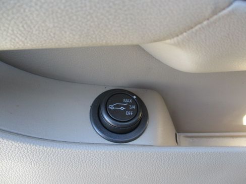 Used 2012 Cadillac SRX Luxury image 23