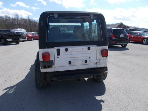 Used 1995 Jeep Wrangler Rio Grande image 2