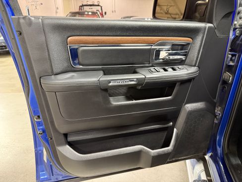 Used 2015 RAM 1500 4x4 Crew Cab Laramie image 13