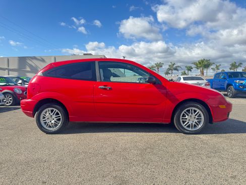 Used 2006 Ford Focus ZX3 Hatchback FWD image 10