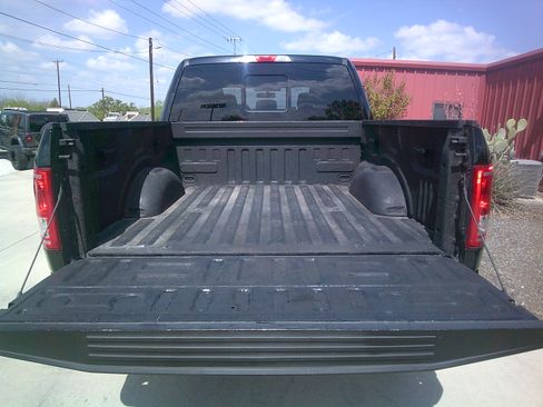 Used 2016 Ford F150 XLT image 24