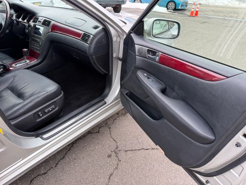 Used 2004 Lexus ES 330 image 15