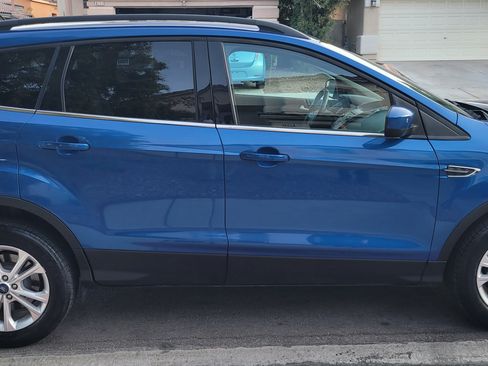 Used 2018 Ford Escape SE image 5