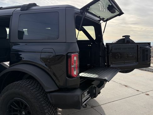 Used 2023 Ford Bronco Wildtrak image 15