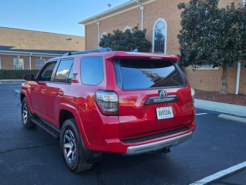 Used 2020 Toyota 4Runner image 3