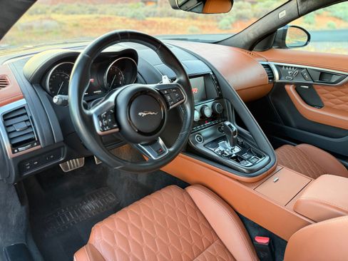 Used 2018 Jaguar F-TYPE SVR Coupe AWD/4WD image 15