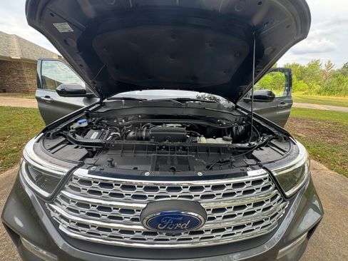 Used 2022 Ford Explorer Limited image 10