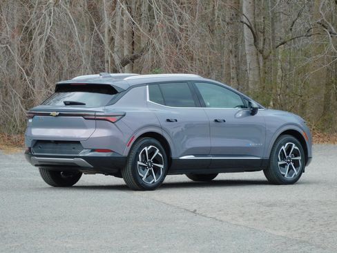 Used 2025 Chevrolet Equinox EV LT image 7