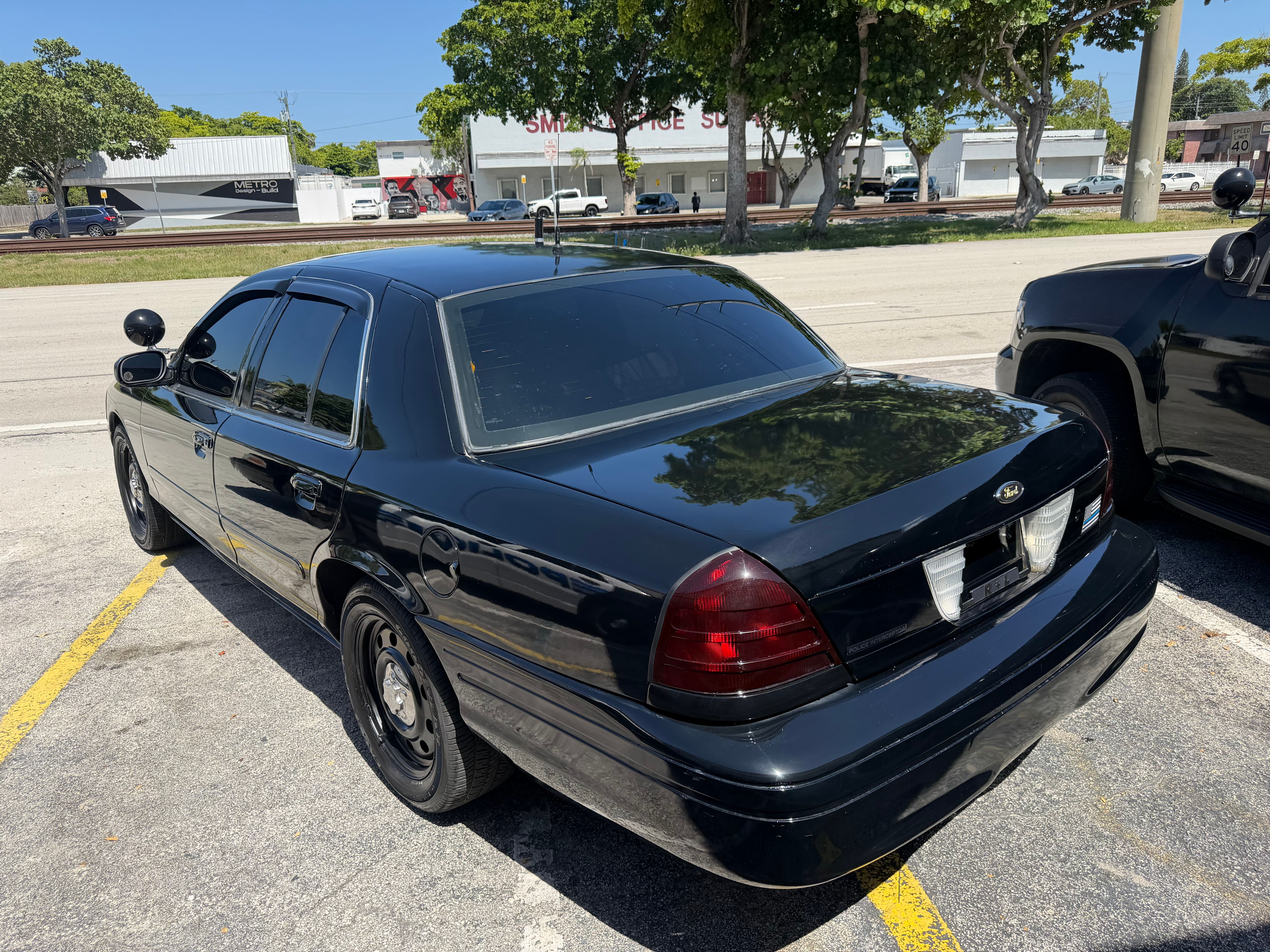 Used 2007 Ford Crown Victoria Police Interceptor RWD image 6