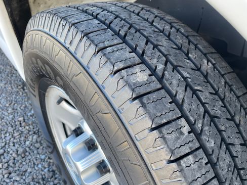 Used 2017 Chevrolet Express 2500 image 20