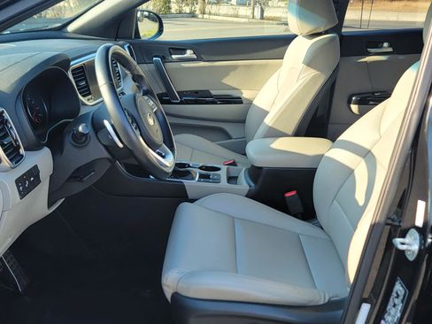 Used 2021 Kia Sportage S image 11