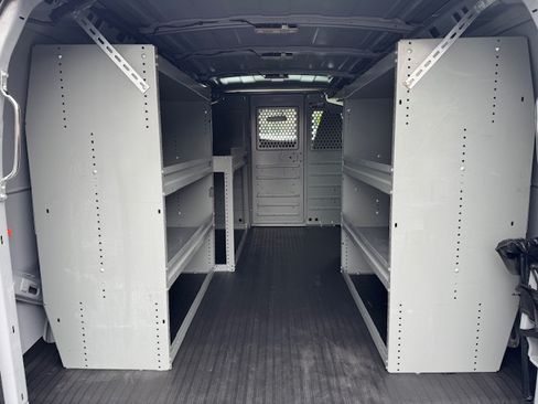 Used 2017 Chevrolet Express 2500 image 4