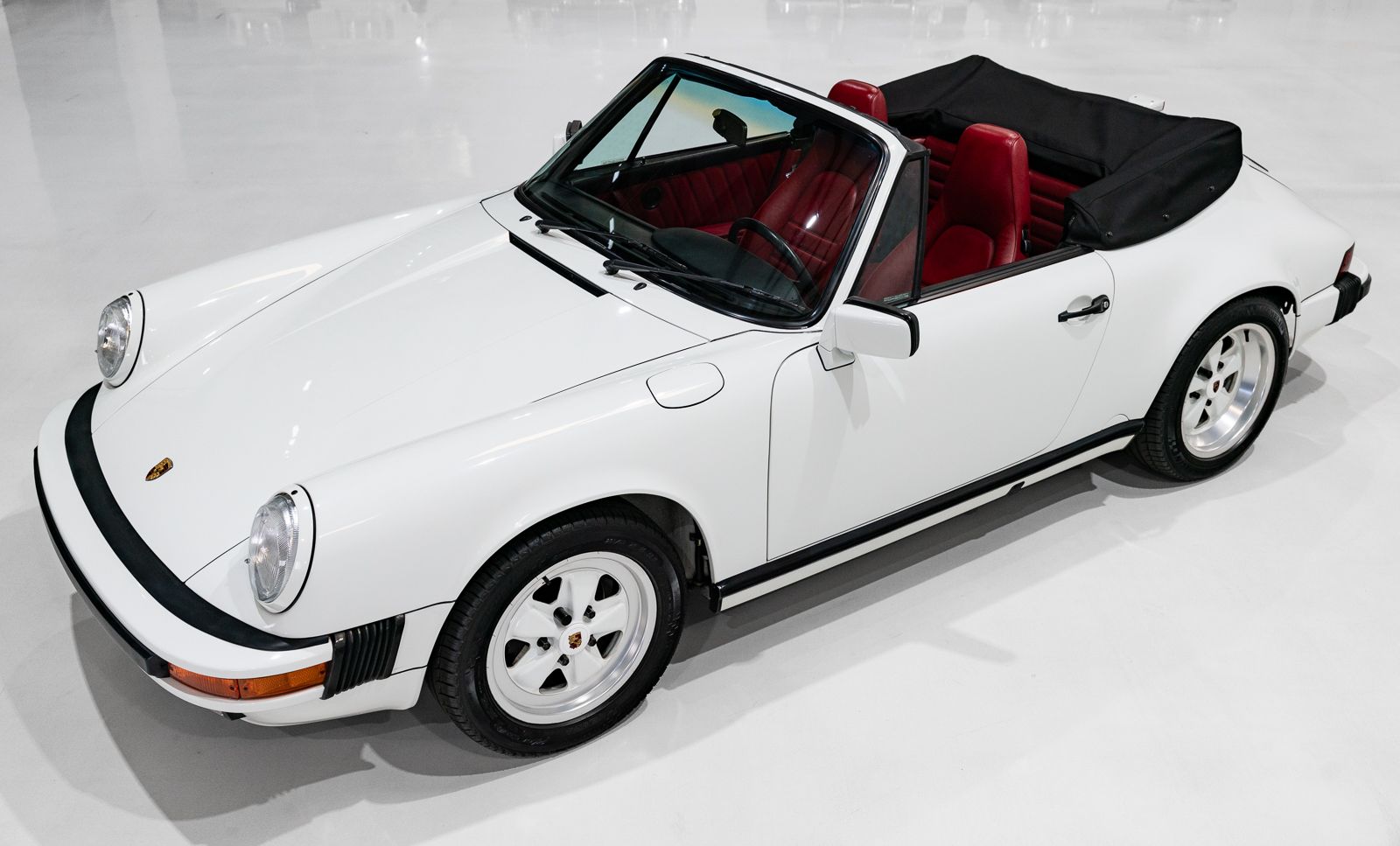 Used 1989 Porsche 911 Carrera Cabriolet RWD image 20