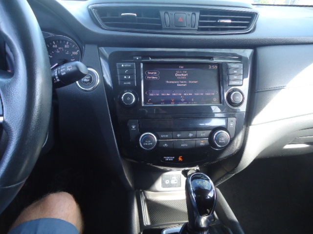 Used 2018 Nissan Rogue FWD SV image 5