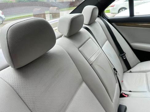 Used 2010 Mercedes-Benz C 350 Sport image 18