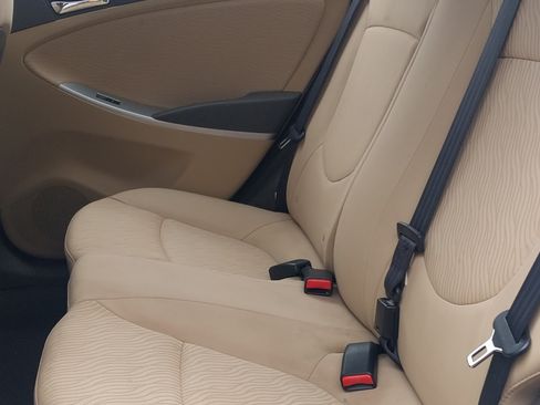 Used 2014 Hyundai Accent GLS image 19