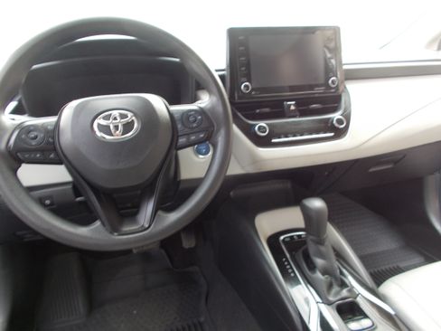 Used 2022 Toyota Corolla LE image 14