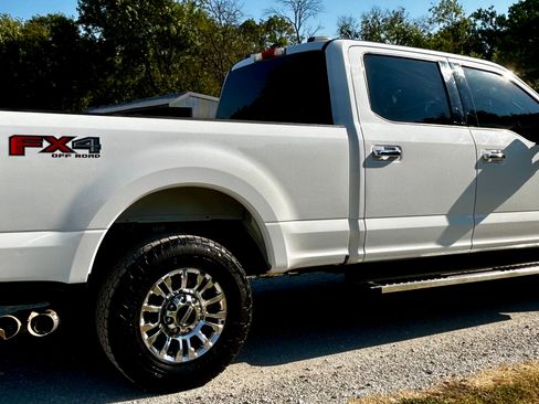 Used 2022 Ford F250 4x4 Crew Cab Super Duty image 4