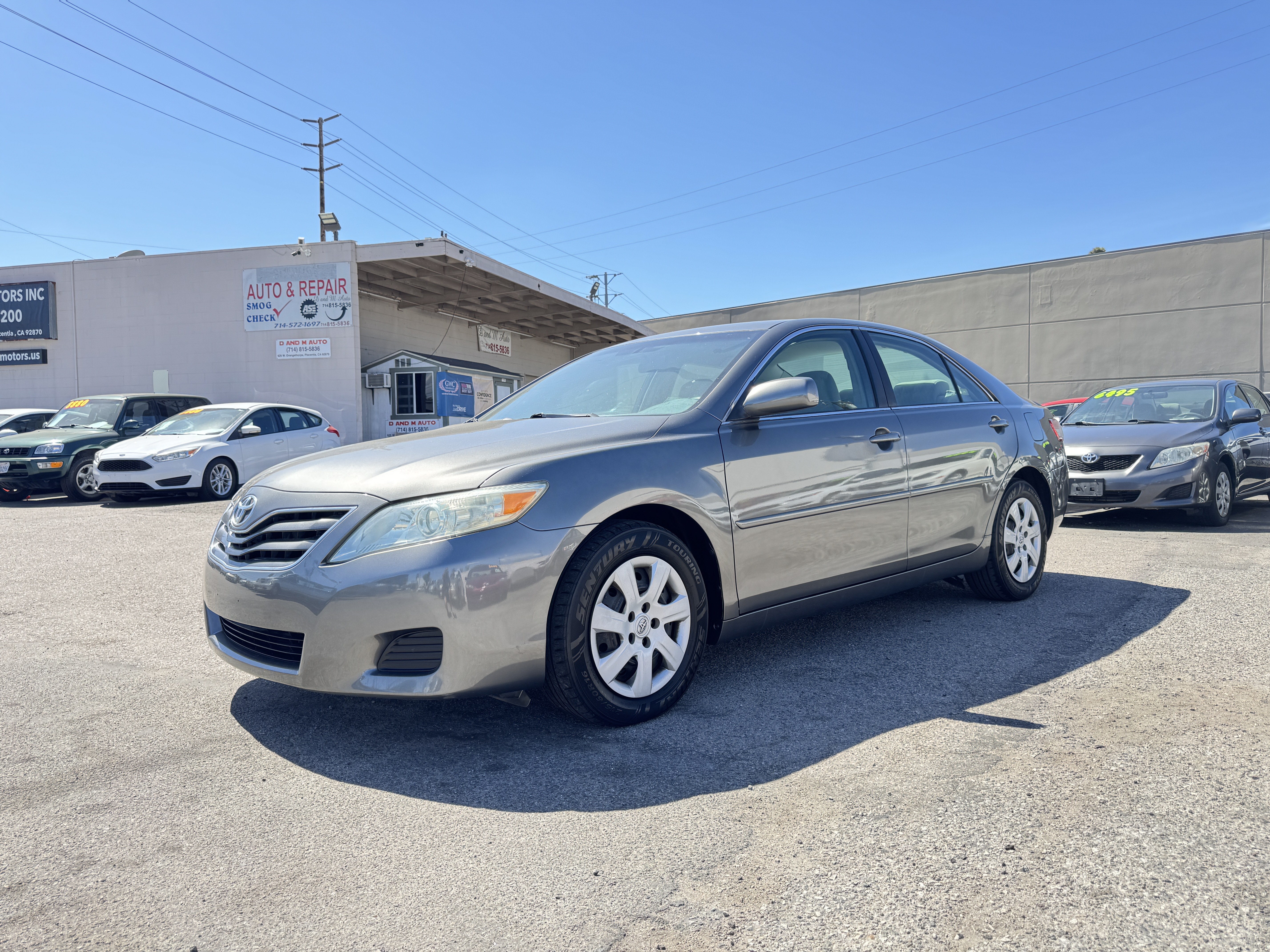 Used 2011 Toyota Camry LE FWD image 3