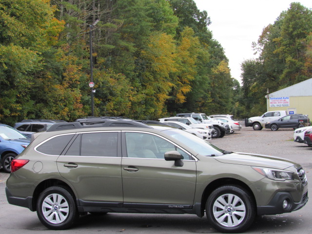 Used 2018 Subaru Outback 2.5i Premium AWD/4WD image 12