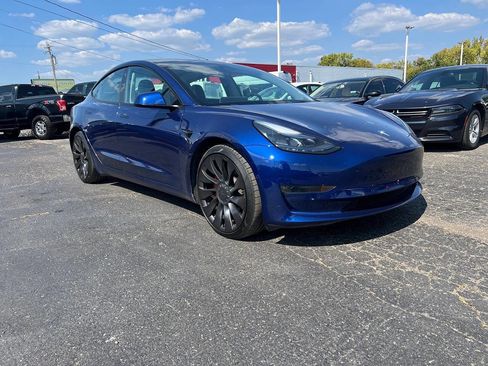 Used 2022 Tesla Model 3 Performance image 3