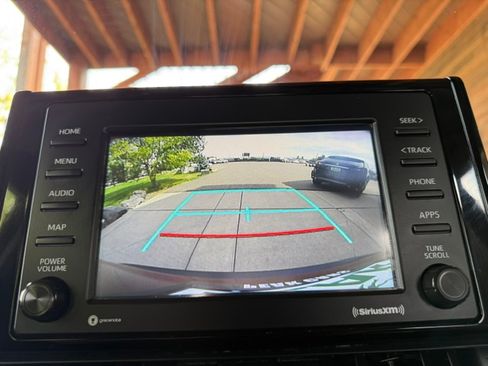 Used 2022 Toyota RAV4 AWD XLE Premium image 12
