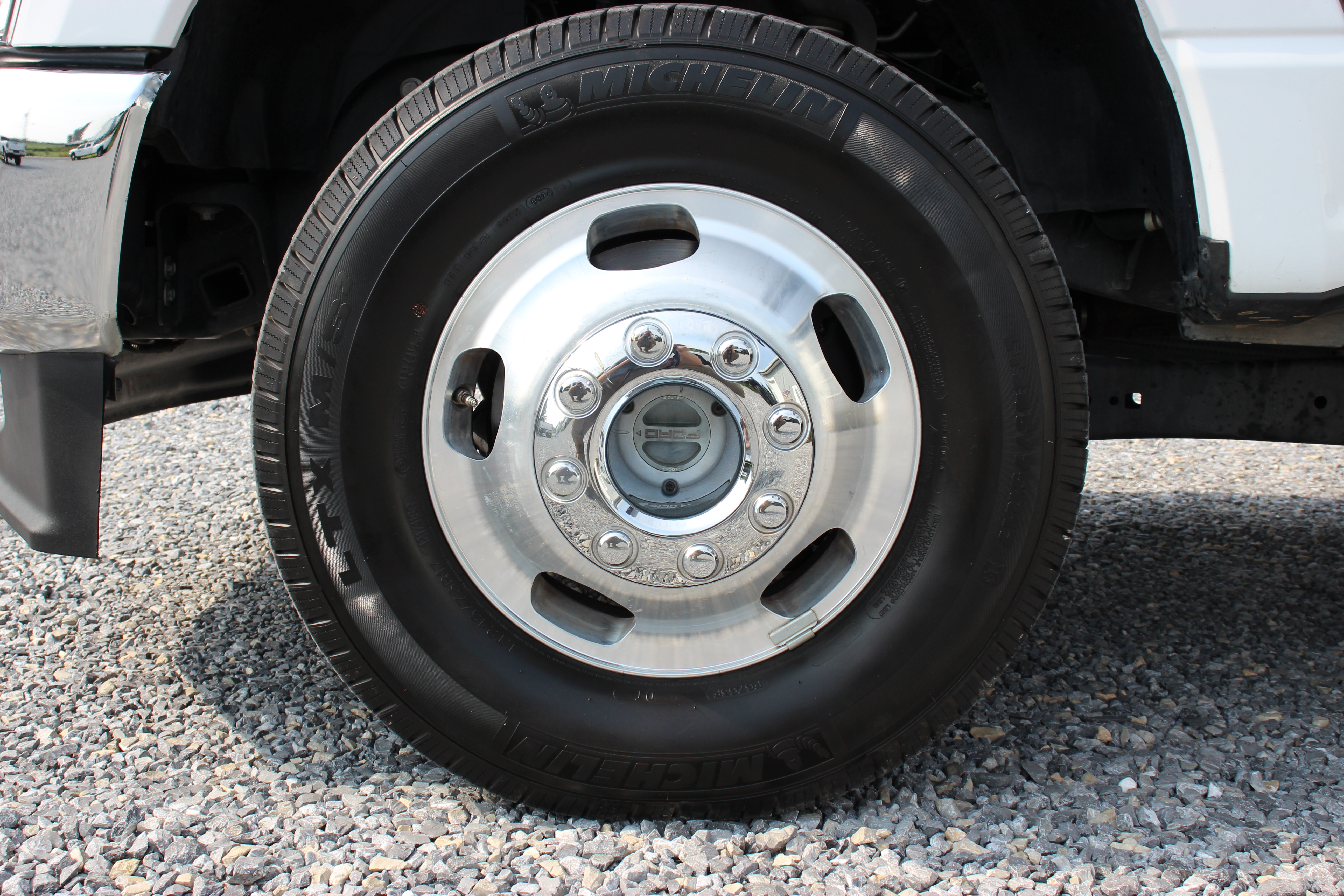 Used 2024 Ford F350 4x4 Crew Cab DRW Super Duty image 13