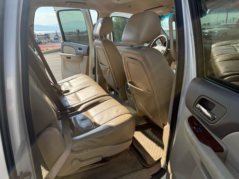 Used 2011 GMC Yukon XL SLT image 12