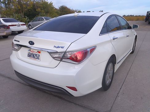 Used 2012 Hyundai Sonata Blue image 4