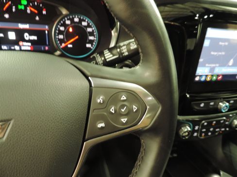 Used 2023 Chevrolet Traverse RS image 48