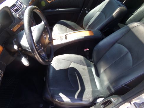 Used 2007 Mercedes-Benz E 550 Sport image 15