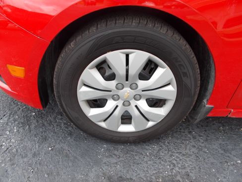 Used 2014 Chevrolet Cruze LS FWD image 9