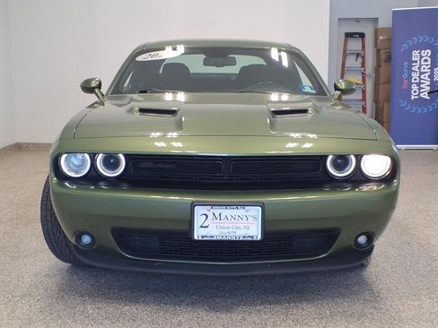 Used 2020 Dodge Challenger SXT w/ Blacktop Package RWD image 2