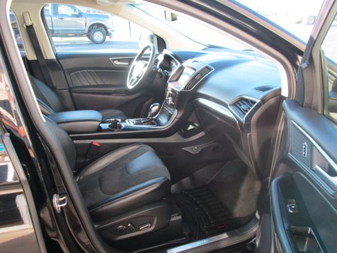 Used 2018 Ford Edge Sport image 16