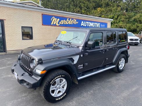 Used 2018 Jeep Wrangler Unlimited Sport image 1