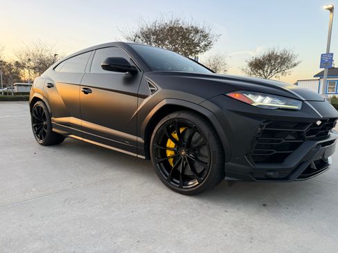 Used 2020 Lamborghini Urus image 5