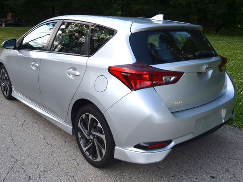 Used 2016 Scion iM UNAVAIL FWD image 3