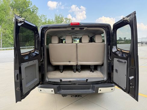 Used 2020 Nissan NV 3500 SL RWD image 19