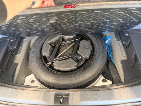 Used 2025 Toyota RAV4 XLE image 19