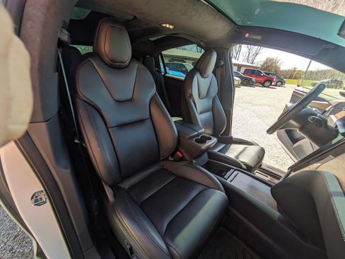 Used 2020 Tesla Model X image 14