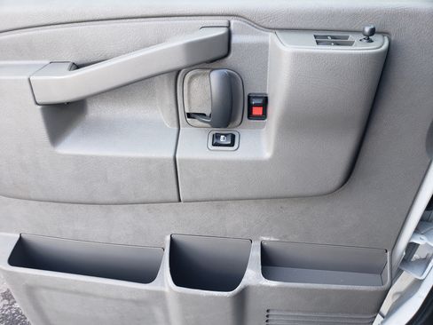 Used 2024 Chevrolet Express 2500 image 11