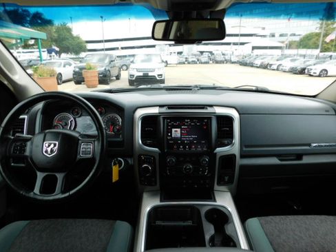 Used 2018 RAM 1500 4x4 Crew Cab Big Horn image 12